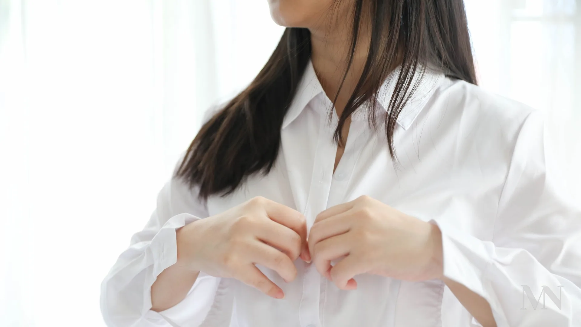 Camisa social feminina: por que você deve ter uma no seu armário
